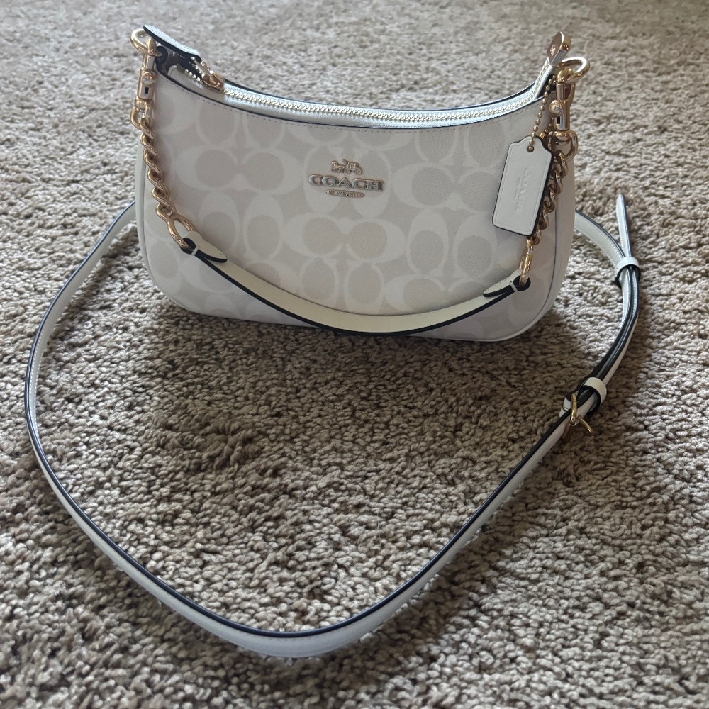 Coach Teri shoulder bag in signature canvas